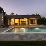 Alison Deluxe Junior With Private And Heated Swimming Pool فيلة Nedeščina