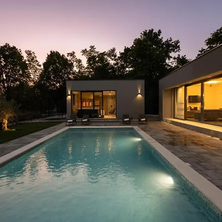 וילה Alison Deluxe Junior With Private And Heated Swimming Pool