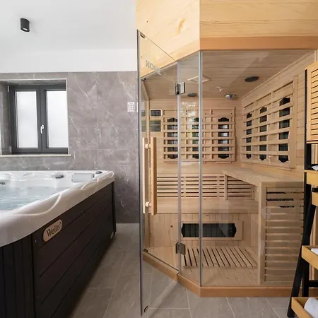 וילה Alison Deluxe Junior With Private And Heated Swimming Pool *