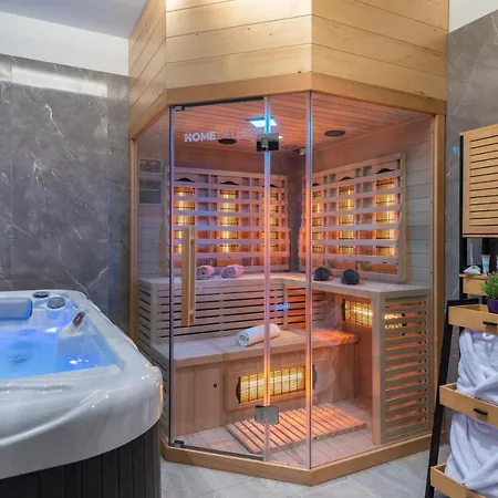 Вилла Alison Deluxe Junior With Private And Heated Swimming Pool *