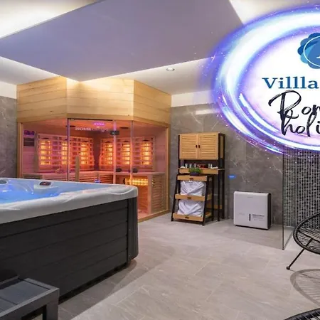 וילה Alison Deluxe Junior With Private And Heated Swimming Pool *