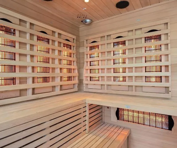 Alison Deluxe Junior With Private And Heated Swimming Pool Willa Nedeščina