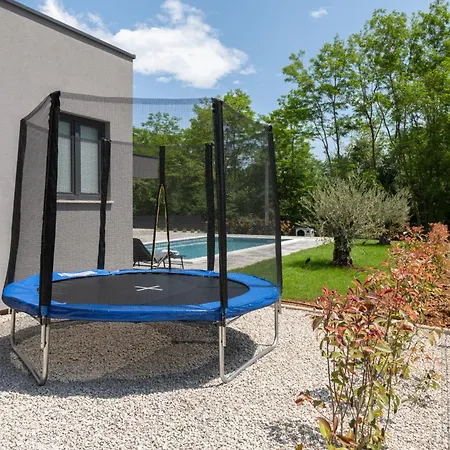 Vila Alison Deluxe Junior With Private And Heated Swimming Pool *